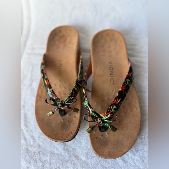 Vionic Bella IIWomen's Floral Toe Post Flip Flop Sandals Size 8 podiatric disign - Picture 12 of 13